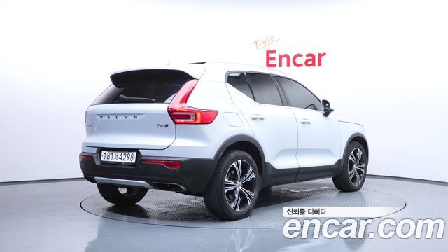 Volvo XC40 T4 Inscription - фото 1