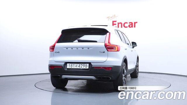 Volvo XC40 T4 Inscription - фото 3