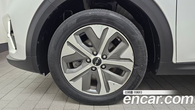 Kia Niro Plus Earth - фото 4