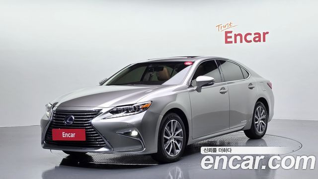 Lexus ES 300h Supreme+ XV60 - фото 0
