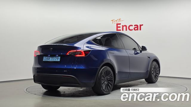 Tesla Model Y RWD - фото 1