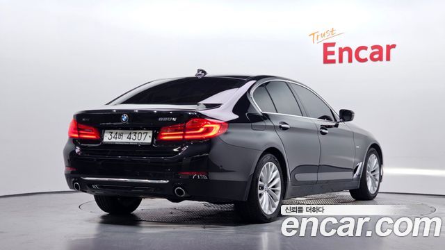 BMW 5 Series G30 520d xDrive Luxury Plus - фото 1