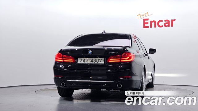 BMW 5 Series G30 520d xDrive Luxury Plus - фото 3