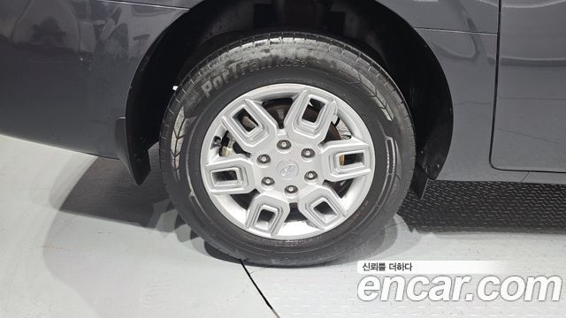 Hyundai Staria Cargo 3-Seater Modern - фото 3
