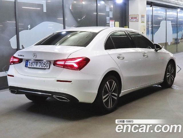 Mercedes-Benz A-Class W177 A200d Sedan - фото 3
