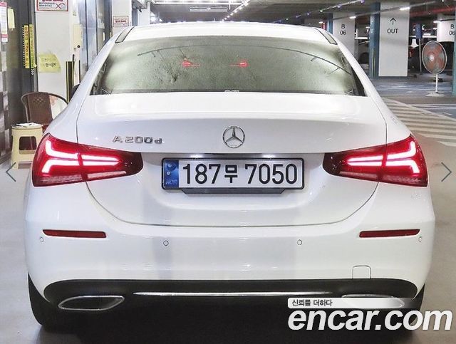 Mercedes-Benz A-Class W177 A200d Sedan - фото 4