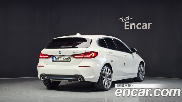 BMW 1 Series F40 118d Sport - фото 1