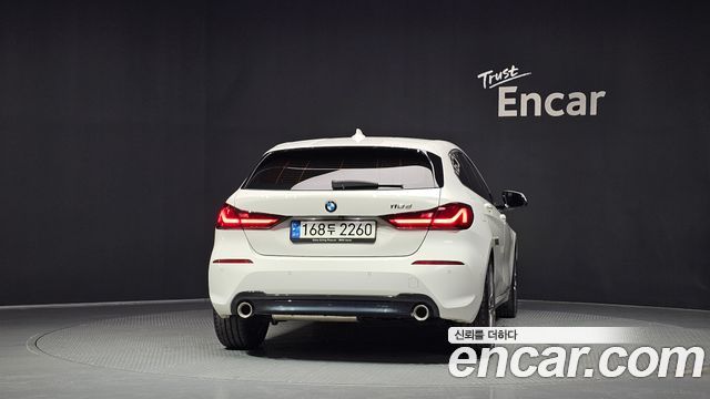 BMW 1 Series F40 118d Sport - фото 3