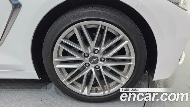 Genesis G70 2.0T Elite - фото 4