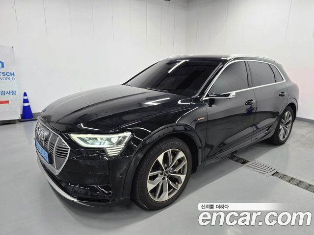 Audi e-Tron 55 Quattro - фото 1