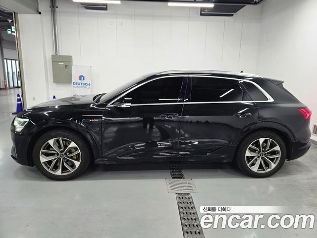Audi e-Tron 55 Quattro - фото 2