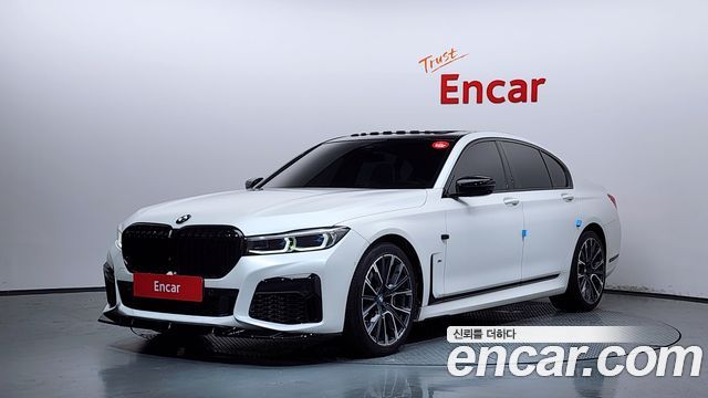 BMW 7 Series G11 740i M Sport - фото 0