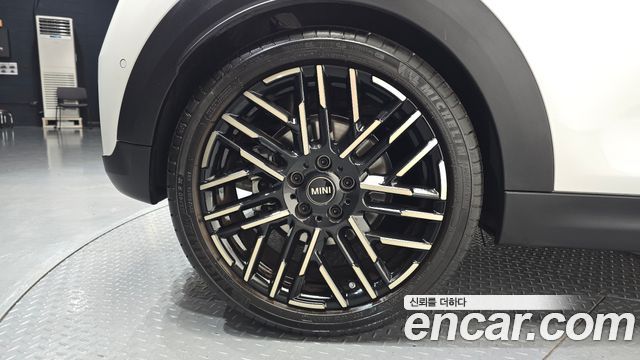 Mini Cooper S 4-го поколения Favoured - фото 3