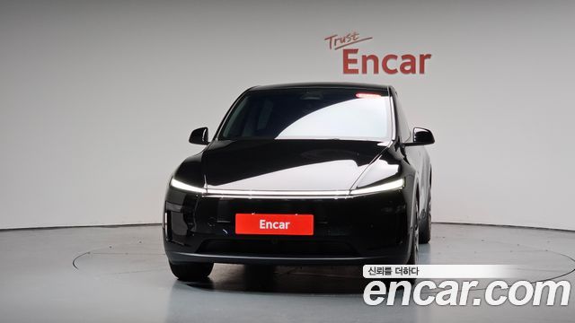 Tesla Model Y RWD - фото 1