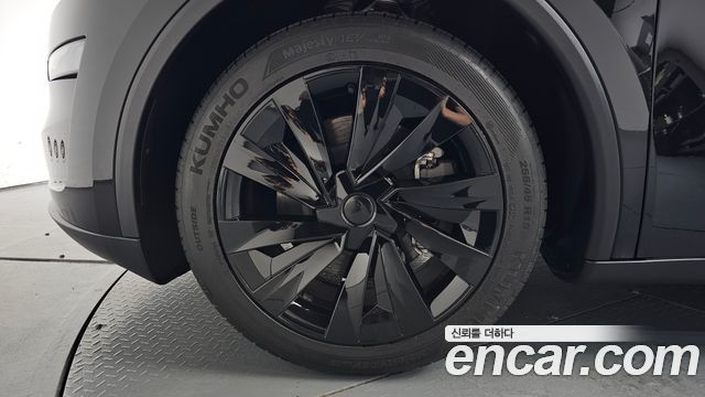 Tesla Model Y RWD - фото 3