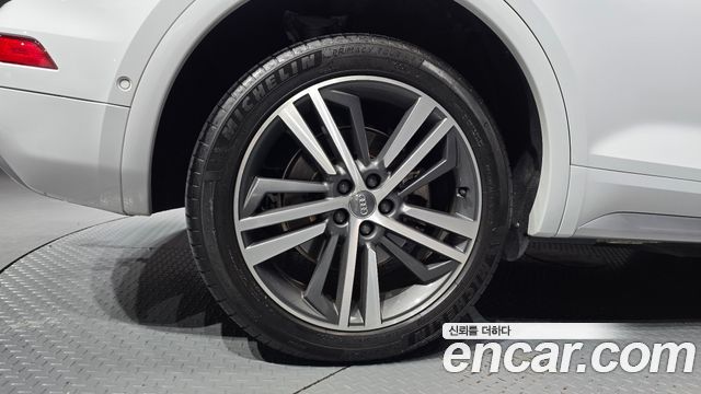 Audi Q5 FY 50 TDI Quattro Premium - фото 4