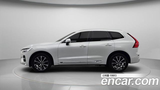 Volvo XC60 2-го поколения B5 Ultimate Bright - фото 3