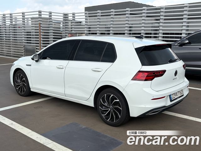 Volkswagen Golf 8-го поколения 2.0 TDI Prestige - фото 3