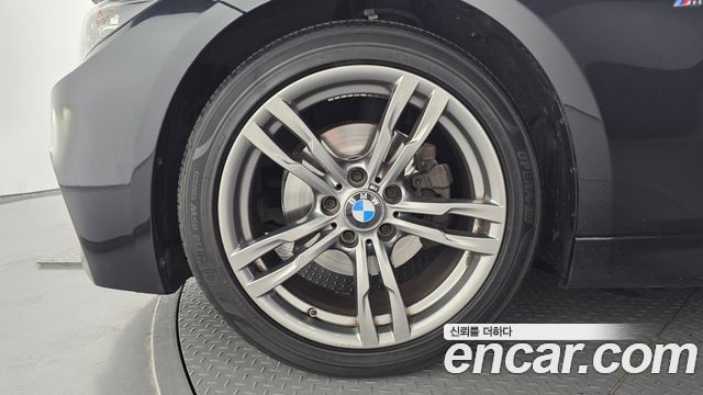 BMW 3 Series F30 320d M Sport Shadow - фото 4