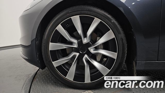 Tesla Model 3 Long Range AWD - фото 3