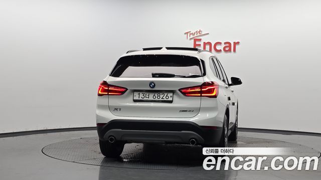 BMW X1 F48 xDrive 18d Joy - фото 3
