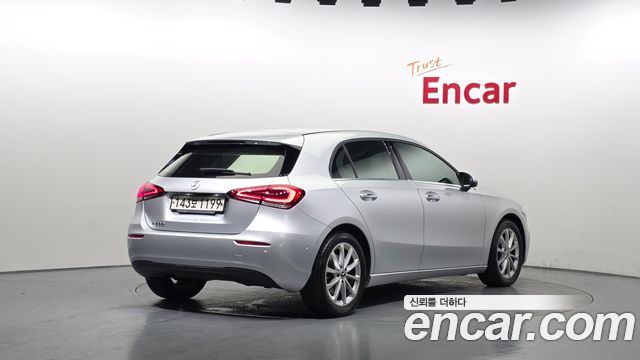 Mercedes-Benz A-Class W177 A220 Hatchback - фото 1