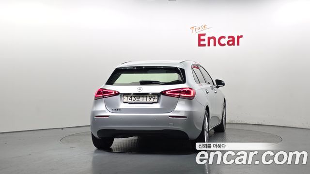 Mercedes-Benz A-Class W177 A220 Hatchback - фото 3