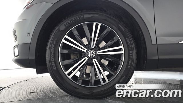 Volkswagen Tiguan 2-го поколения 2.0 TDI Prestige - фото 4