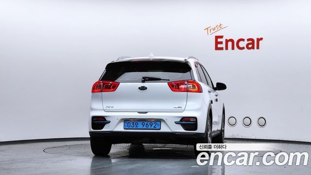 Kia Niro EV Noblesse - фото 3