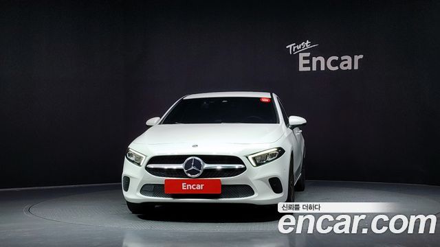 Mercedes-Benz A-Class W177 A220 Hatchback - фото 2