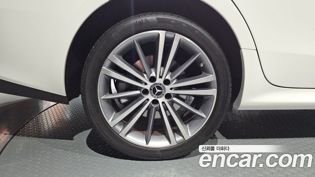 Mercedes-Benz CLS-Class C257 CLS400d 4MATIC - фото 4