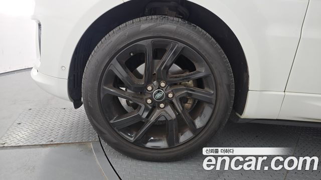 Land Rover Range Rover Sport 2-го поколения 3.0 SDV6 HSE Dynamic - фото 4