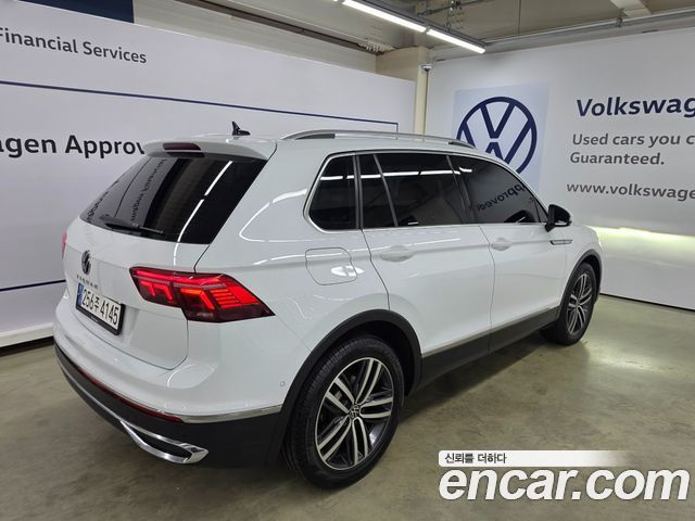 Volkswagen Tiguan 2-го поколения 2.0 TDI Prestige - фото 1