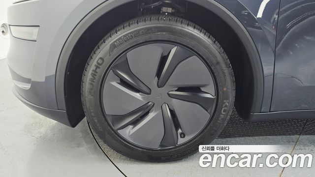 Tesla Model Y RWD - фото 4