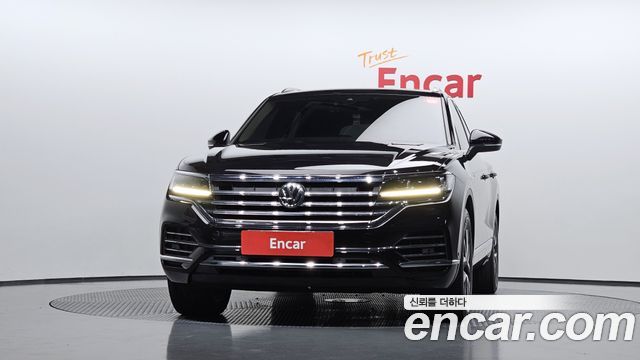 Volkswagen Touareg 3-го поколения 3.0 TDI Prestige - фото 2