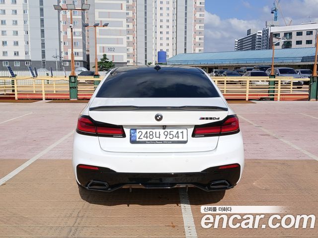 BMW 5 Series G30 520d xDrive M Sport Package Plus - фото 4