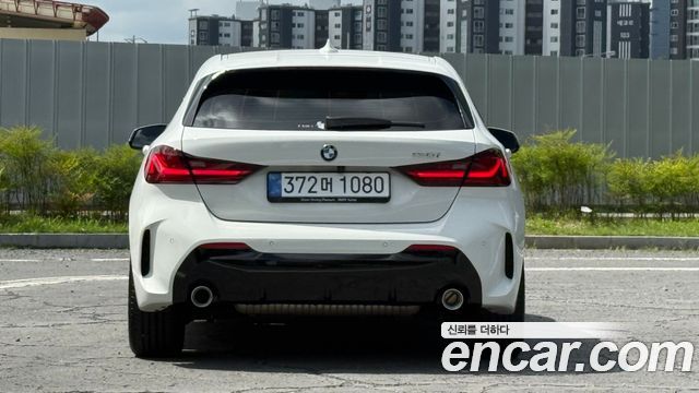 BMW 1 Series F40 120i M Sports - фото 3