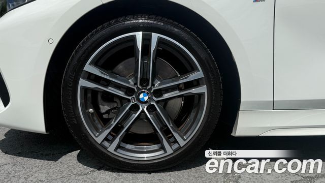 BMW 1 Series F40 120i M Sports - фото 4
