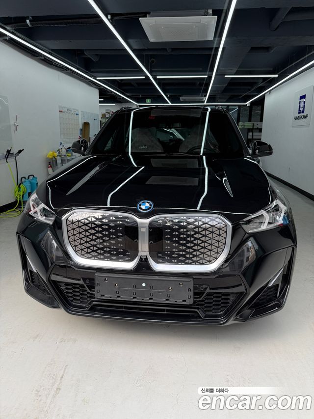 BMW iX1 U11 xDrive 30 M Sport - фото 2