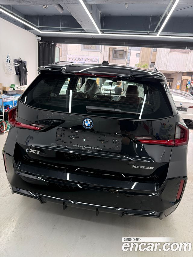 BMW iX1 U11 xDrive 30 M Sport - фото 3