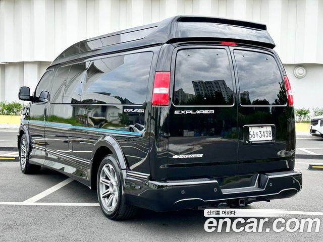 Chevrolet Express Van 6.0 - фото 3