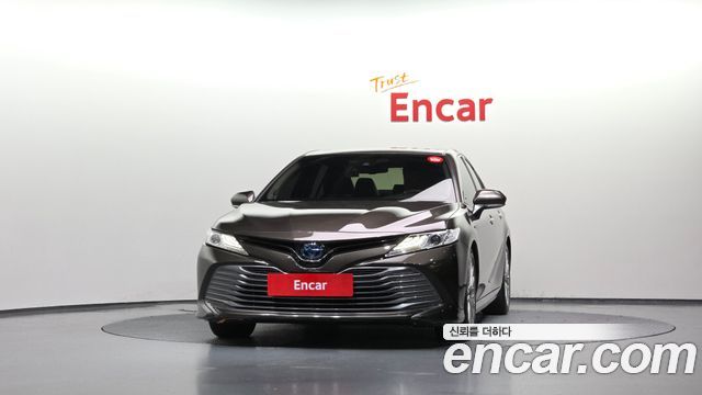 Toyota Camry XV70 2.5 XLE Hybrid - фото 2