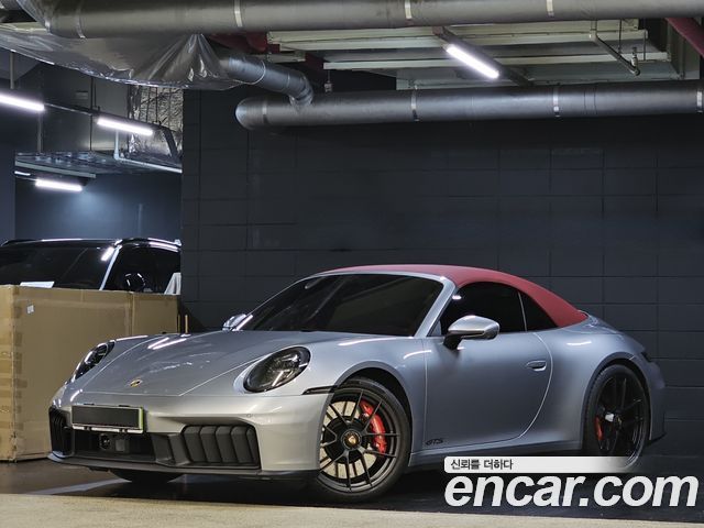 Porsche 911 Carrera 4 GTS Cabriolet - фото 1