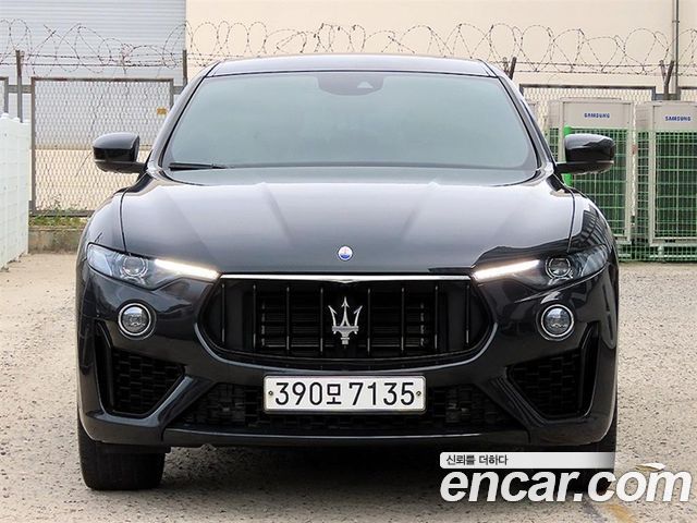Maserati Levante 3.0 AWD - фото 1