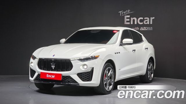 Maserati Levante 3.0 AWD GranSport - фото 0