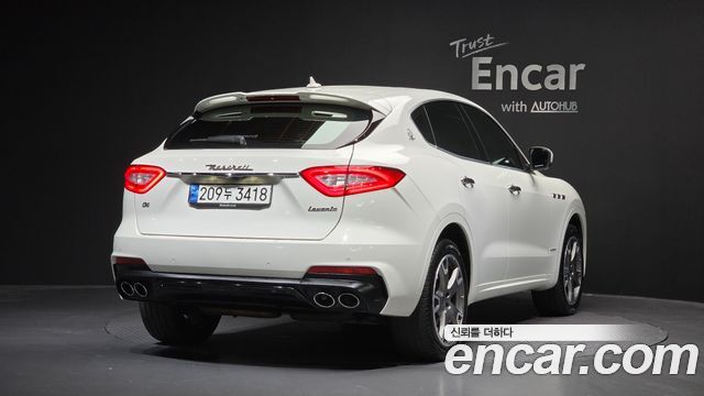 Maserati Levante 3.0 AWD GranSport - фото 1