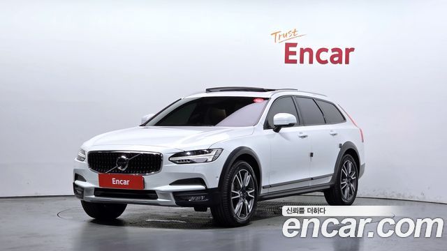 Volvo V90 Cross Country T5 Pro AWD - фото 0