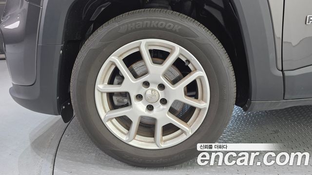Jeep Renegade 2.4 Limited - фото 4