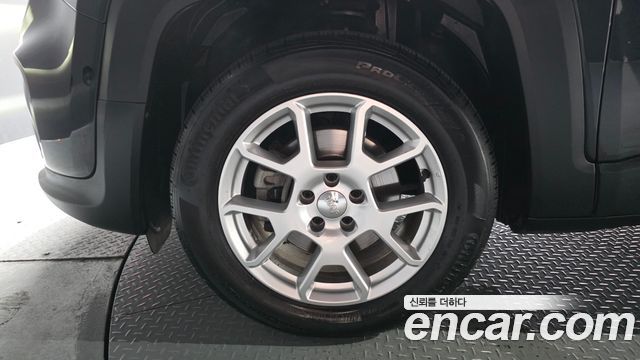 Jeep Renegade 2.4 Limited - фото 4