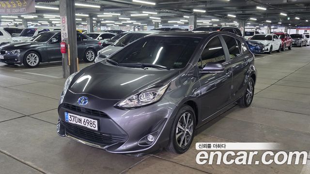 Toyota Prius 1.5 Crossover - фото 0